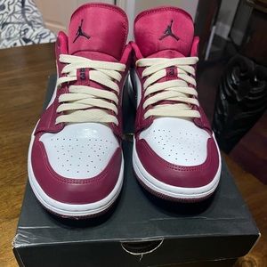 10.5 Jordan 1 low noble red
